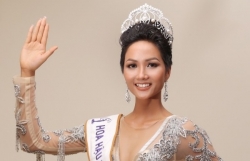 H'Hen Niê được BTC Miss Universe tặng lại chiếc vương miện Empower trị giá 2,7 tỷ đồng