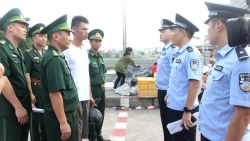 ban giao ngu dan trung quoc bi nan tren bien viet nam