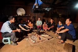 duy tri an ninh bien gioi thong qua giai quyet hon nhan khong gia thu vung giap bien