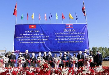 khoi cong truong trung hoc nghe kieu mau huu nghi lao viet nam