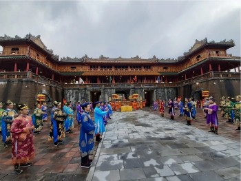 hue don hon 5 van luot khach trong 4 ngay tet