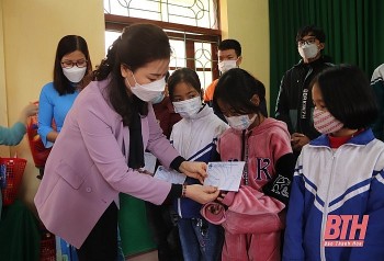 thanh hoa do dau tren 800 tre mo coi co hoan canh kho khan