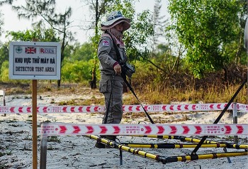 quang tri xu ly an toan hon 765000 bom min vat lieu no sau chien tranh