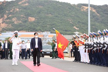 thu tuong dang huong tuong niem chien si gac ma tham lu doan tau ngam va vung 4 hai quan