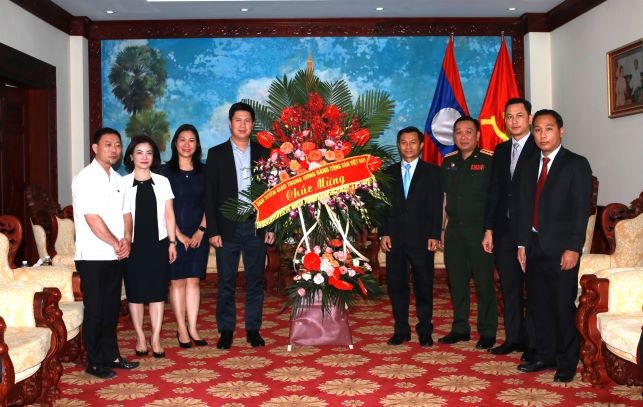Ban Tuyên giáo Trung ương thăm và chúc Tết Đại sứ quán Lào tại Việt Nam
