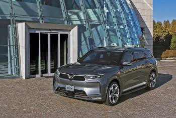 vinfast va fca cong bo giai phap tai chinh cho thue xe vf 8 va vf 9 tai chau au