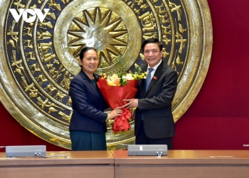 Tổng thư ký Quốc hội Bùi Văn Cường tiếp Tổng thư ký Quốc hội Lào