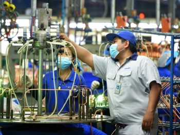 Việt Nam lọt top 5 điểm đến tiềm năng đón đầu chuỗi cung ứng, trở thành "công xưởng thế giới"