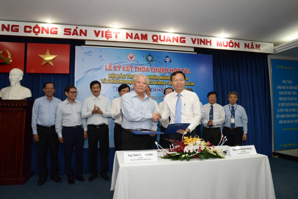 them nhieu nguon nuoc sach hoc duong den voi tre em vung kho khan
