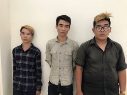 Băng nhóm tuổi teen dùng hung khí cướp xe trong đêm ở Sài Gòn