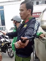 Giả cảnh sát hình sự trộm xe máy trong siêu thị BigC
