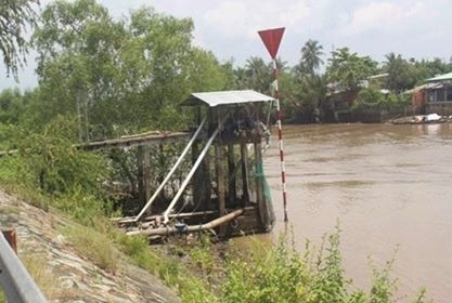 Sửa máy bơm nước, 5 người bị điện giật thương vong ở  Bến Tre