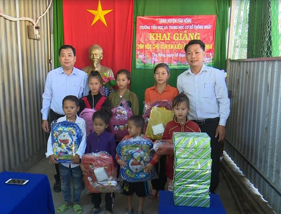 Đồng Tháp tổ chức lớp học cho con em Việt kiều Campuchia