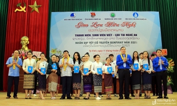 giao luu huu nghi sinh vien thanh nien viet lao tai nghe an nhan tet co truyen bunpimay 2021