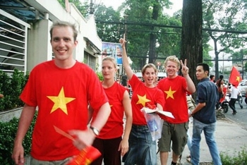Việt Nam thuộc top 10 quốc gia người nước ngoài hạnh phúc nhất khi sống, làm việc
