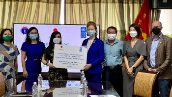 undp viet nam ho tro bo y te 1500 bo sinh pham xet nghiem rt pcr