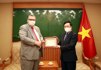 viet nam san sang lam cau noi de phan lan tang cuong quan he voi asean