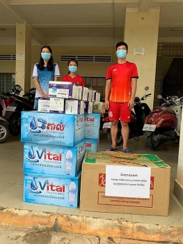 ho tro luong thuc vat tu y te cho sinh vien viet nam dang hoc tai dai hoc hoang gia phnom penh