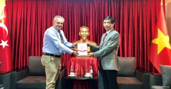 cuon sach nghien cuu ve viet nam dau tien bang tieng tho nhi ky