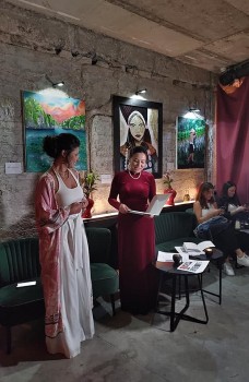 Nữ họa sĩ người Israel và "tình yêu sét đánh' với con người, văn hóa vùng Tây Bắc Việt Nam