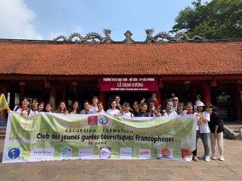 auf tai tro hoc bong cho 2 sang kien cua sinh vien viet nam nham day lui covid 19