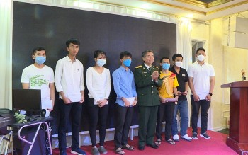 hoi huu nghi viet nam campuchia tinh thai binh trao qua cho sinh vien campuchia