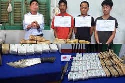 Vây ráp bắt giữ 4 đối tượng sử dụng vũ khí nóng buôn ma túy xuyên quốc gia