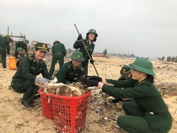 Bộ đội Biên phòng Quảng Bình ra quân làm sạch môi trường biển