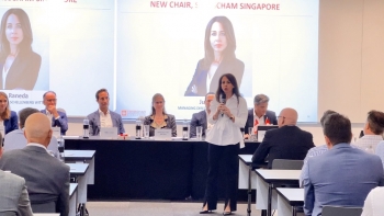 ba julie raneda se la chu tich phong thuong mai va cong nghiep thuy si singapore swisscham