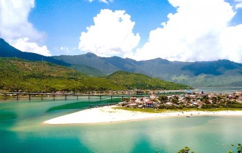 Top 3 vịnh biển đẹp không thể bỏ qua khi đến Việt Nam