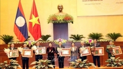 Lào trao huân, huy chương cho tập thể, cá nhân Quốc hội Việt Nam