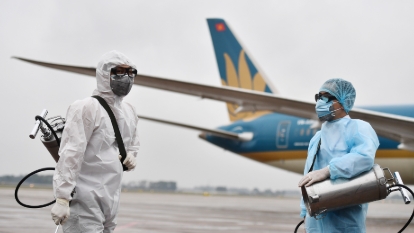 bo cong an truy tim nguoi di cung chuyen bay voi khach nhat duong tinh covid 19