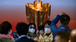 50.000 người Nhật kéo về xem đuốc Olympic bất chấp Covid-19