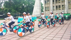 Ngày An toàn Thực phẩm Thế giới: Chế biến nem rán tuân thủ '5 chìa khóa an toàn thực phẩm'