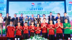 Vinamilk tài trợ chính cho Đội tuyển Bóng đá quốc gia Việt Nam