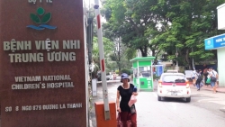 Vụ bé 3 tuổi bị bỏ quên 9 tiếng trên xe đưa đón của trường mầm non ở Bắc Ninh