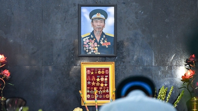 Xúc động tang lễ anh hùng phi công Nguyễn Văn Bảy tại TP HCM