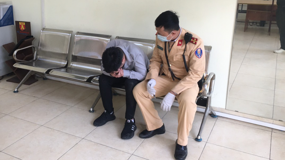 canh sat kip thoi ngan thanh nie n le n ca u chu o ng du o ng tu tu