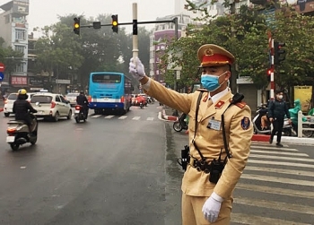 cam can bo chien sy cong an tp ha noi van dong ung ho tien dip le tet