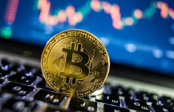 gia bitcoin dat muc ky luc 48000 usd