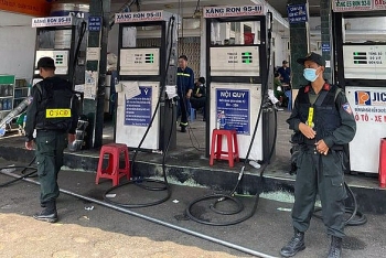 bat them 2 doi tuong trong chuyen an xang gia cuc lon tai dong nai