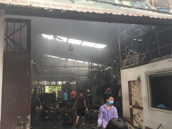 Cháy lớn trong đêm tại Hà Nội, 8 người chết và mất tích
