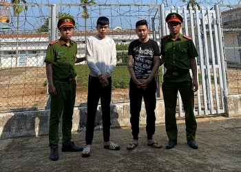 gia tai khoan facebook nguoi noi tieng de lua hang ty dong
