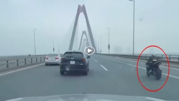 video mo to phan khoi lon phong nhu bay tren cau nhat tan