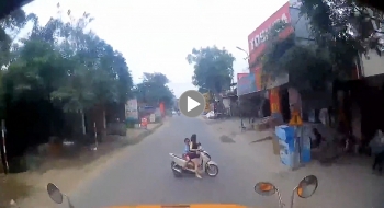 hai hung canh me deo con tat dau xe container