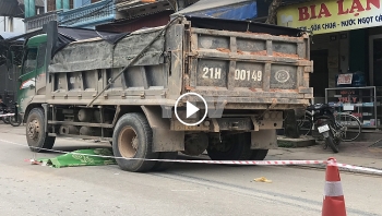 phanh gap nga ra duong nguoi dan ong bi xe ben can qua tu vong