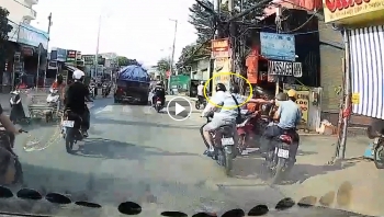 hai hung canh cuop giat day chuyen giua ban ngay