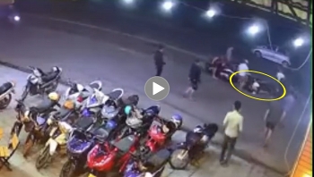 sang duong thieu quan sat chu xe may nem trai dang