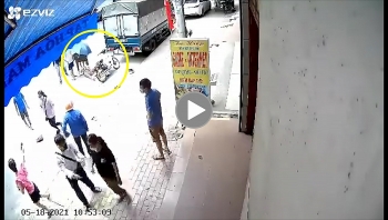 dam vao duoi xe tai 2 ben giai quyet tinh cam bang 10 trieu