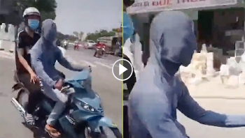 quai xe bit mat chay xe lang lach giua pho bi phat 75 trieu dong